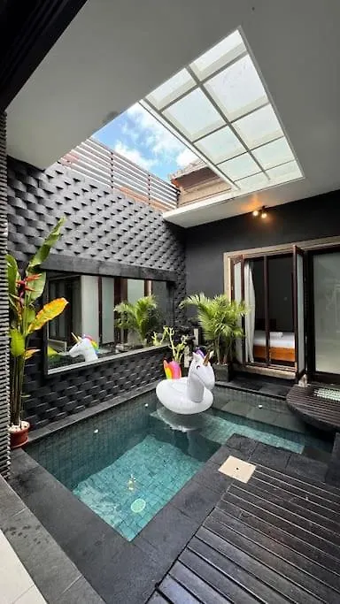 Tiny Villa Kerobokan Seminyak Indonesia